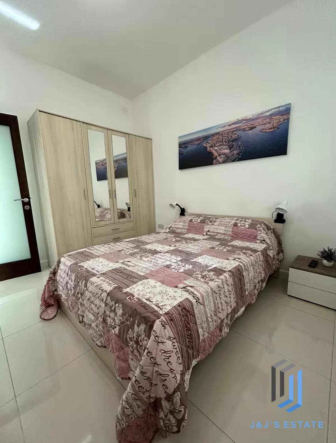 Spacious Gzira 1 Bedroom Penthouse for Rent · 14