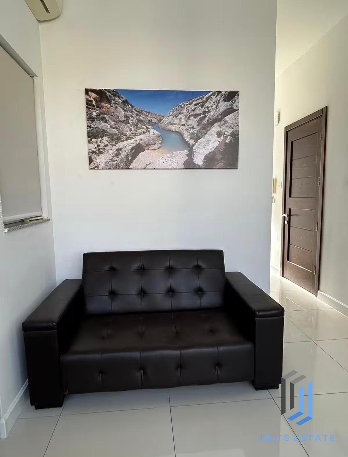 Spacious Gzira 1 Bedroom Penthouse for Rent · 15