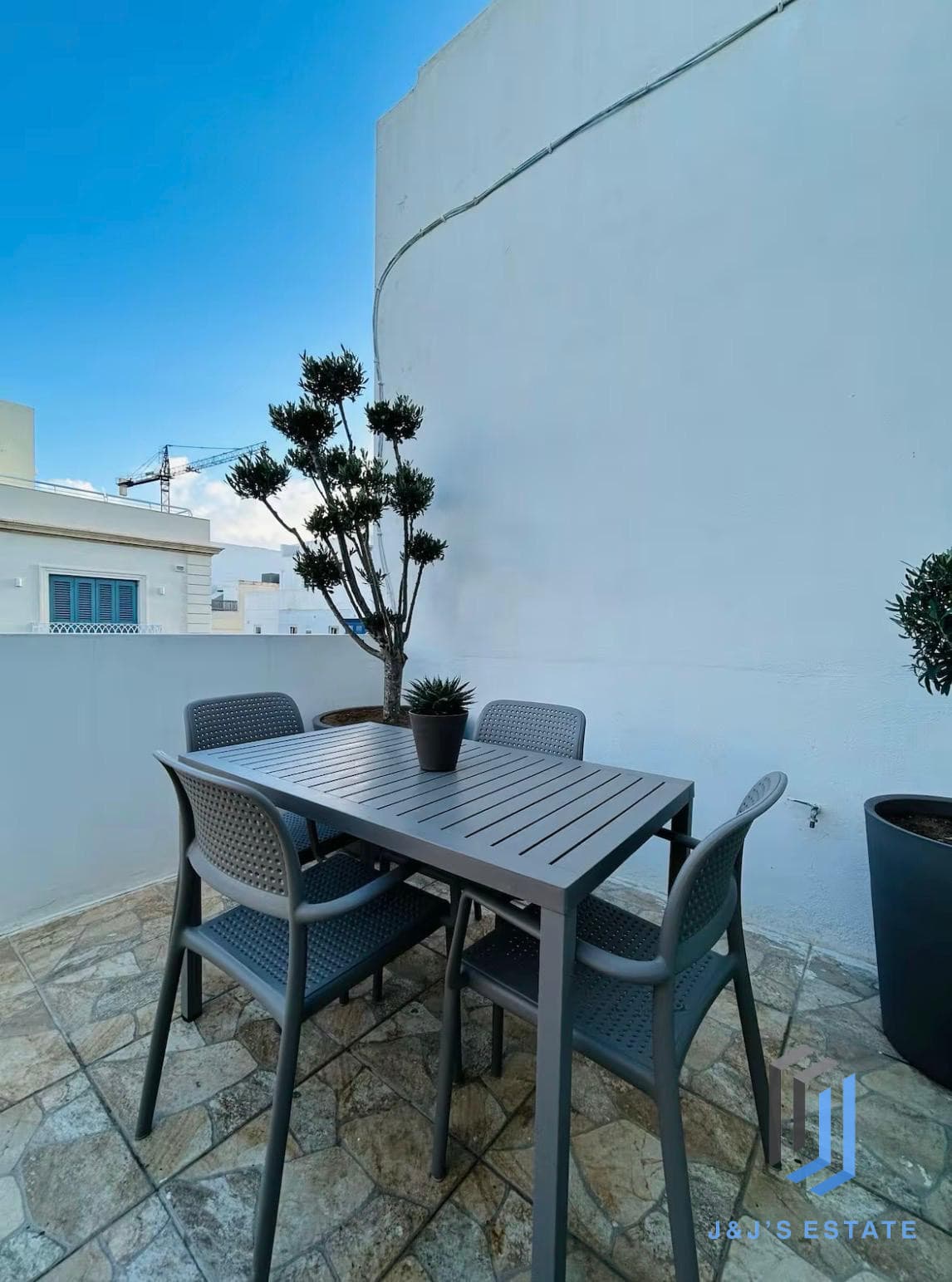 Spacious Gzira 1 Bedroom Penthouse for Rent · 3
