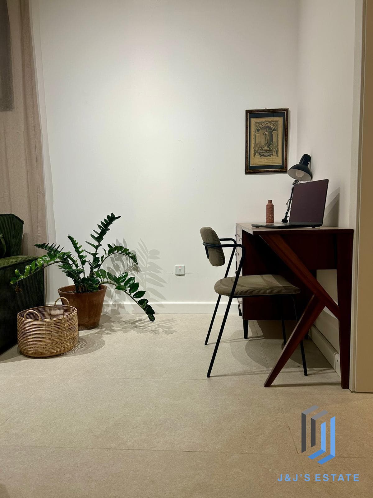 Modern One Bedroom Semi Basement Apartment in Valletta · 6