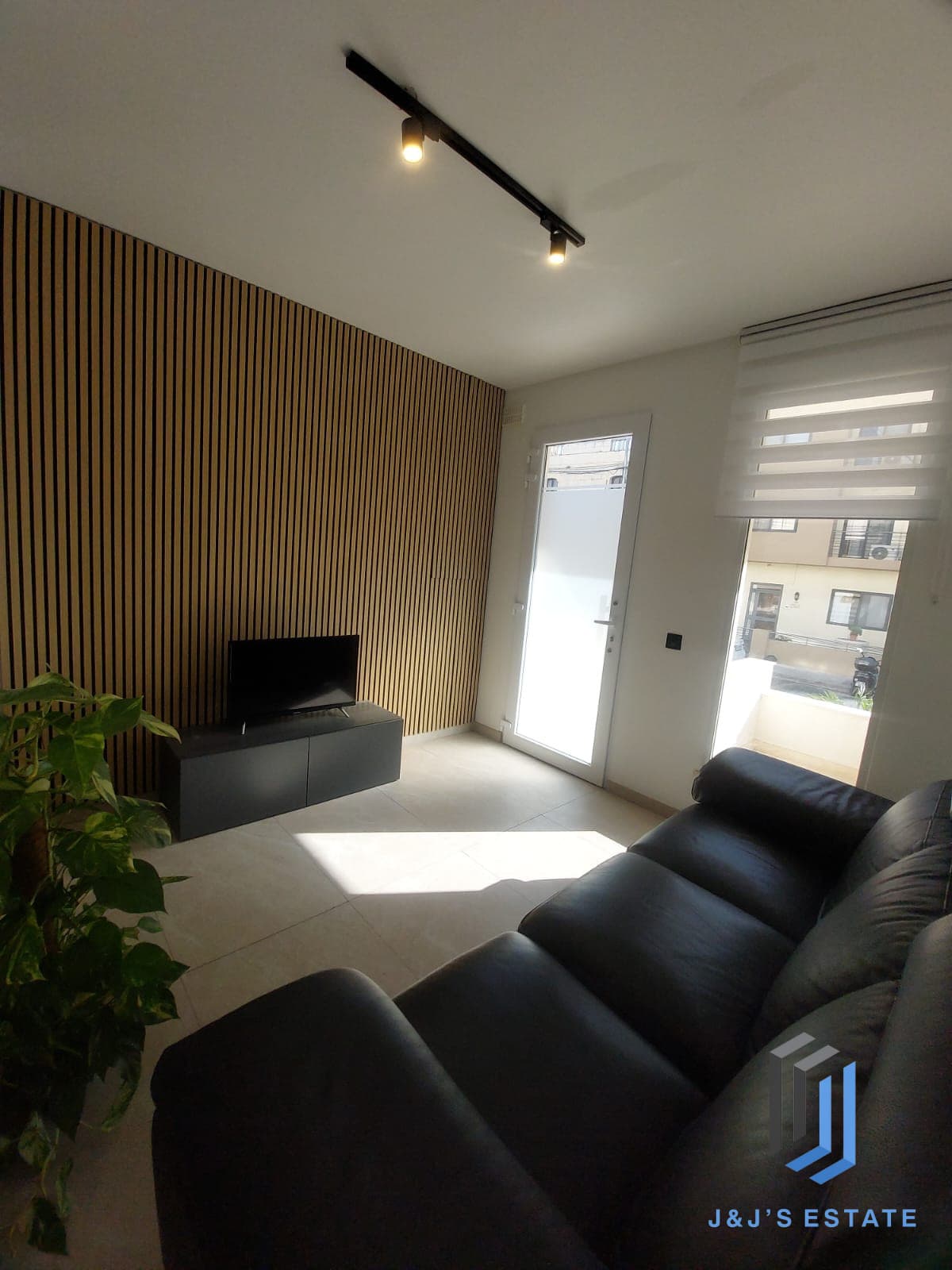 Fully Furnished One Bedroom Maisonette in Naxxar