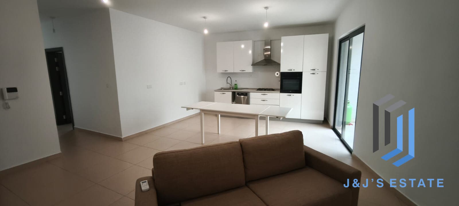Spacious Three Bedroom Apartment in Peaceful Zurrieq Airport Area