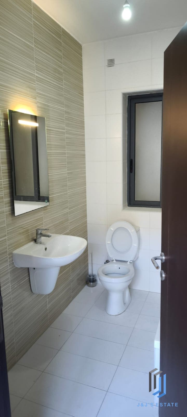 Spacious Three Bedroom Apartment in Peaceful Zurrieq Airport Area · 6