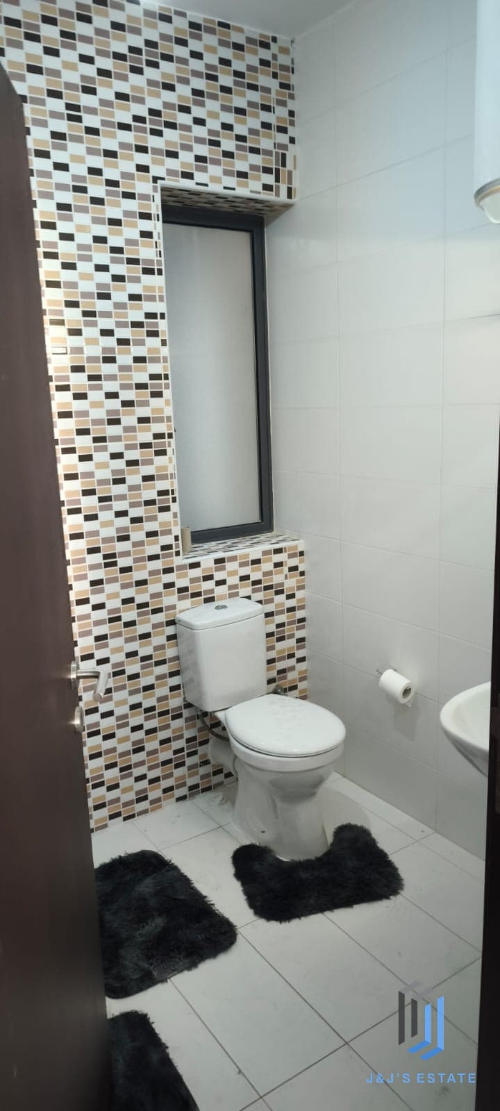 Spacious Three Bedroom Apartment in Peaceful Zurrieq Airport Area · 4