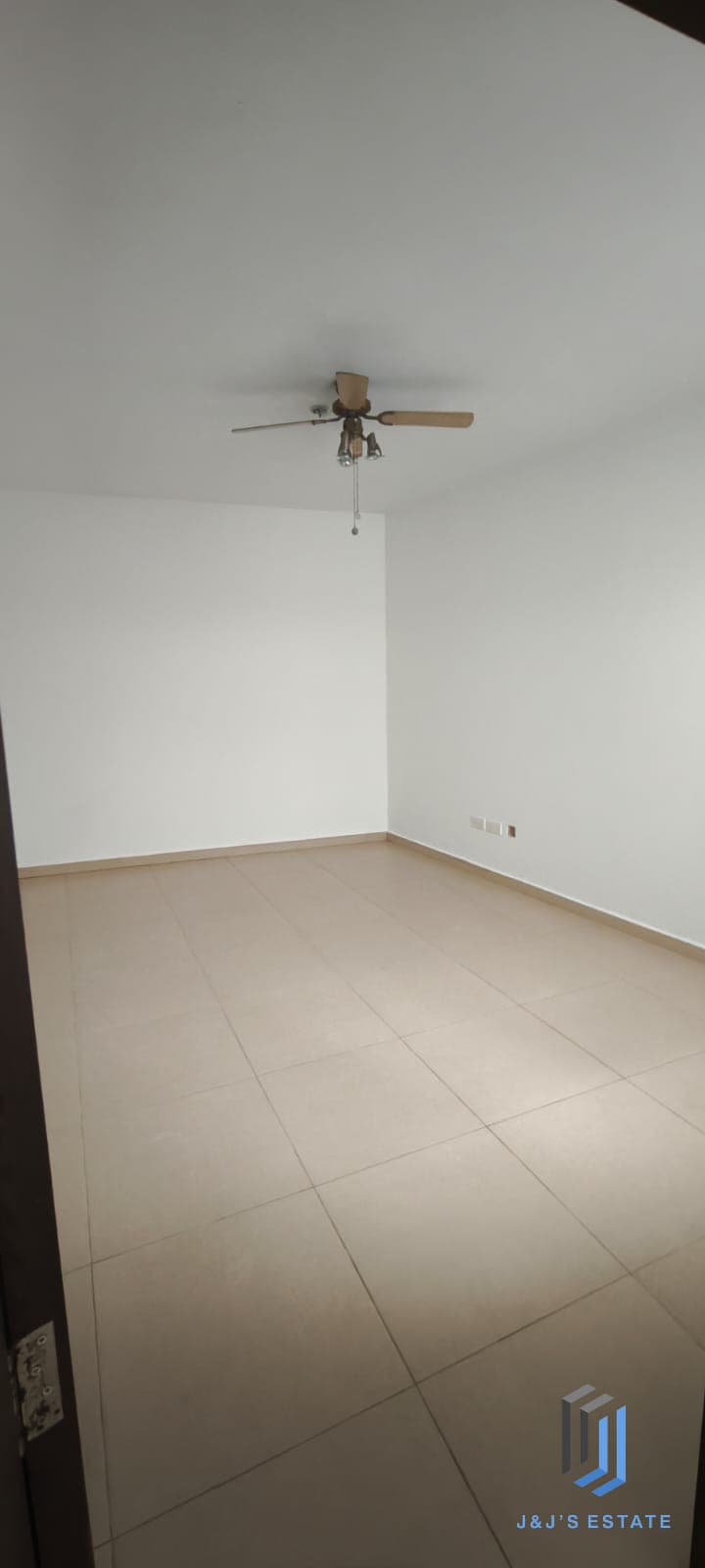 Spacious Three Bedroom Apartment in Peaceful Zurrieq Airport Area · 5