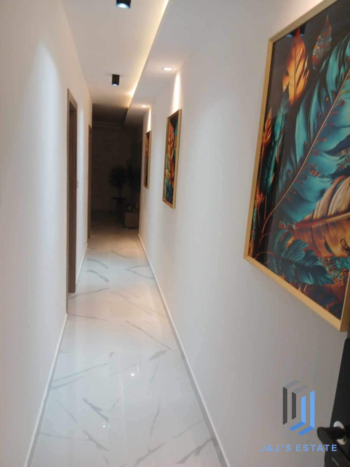 Spacious Two Bedroom Apartment in Vibrant Gzira Sliema · 10