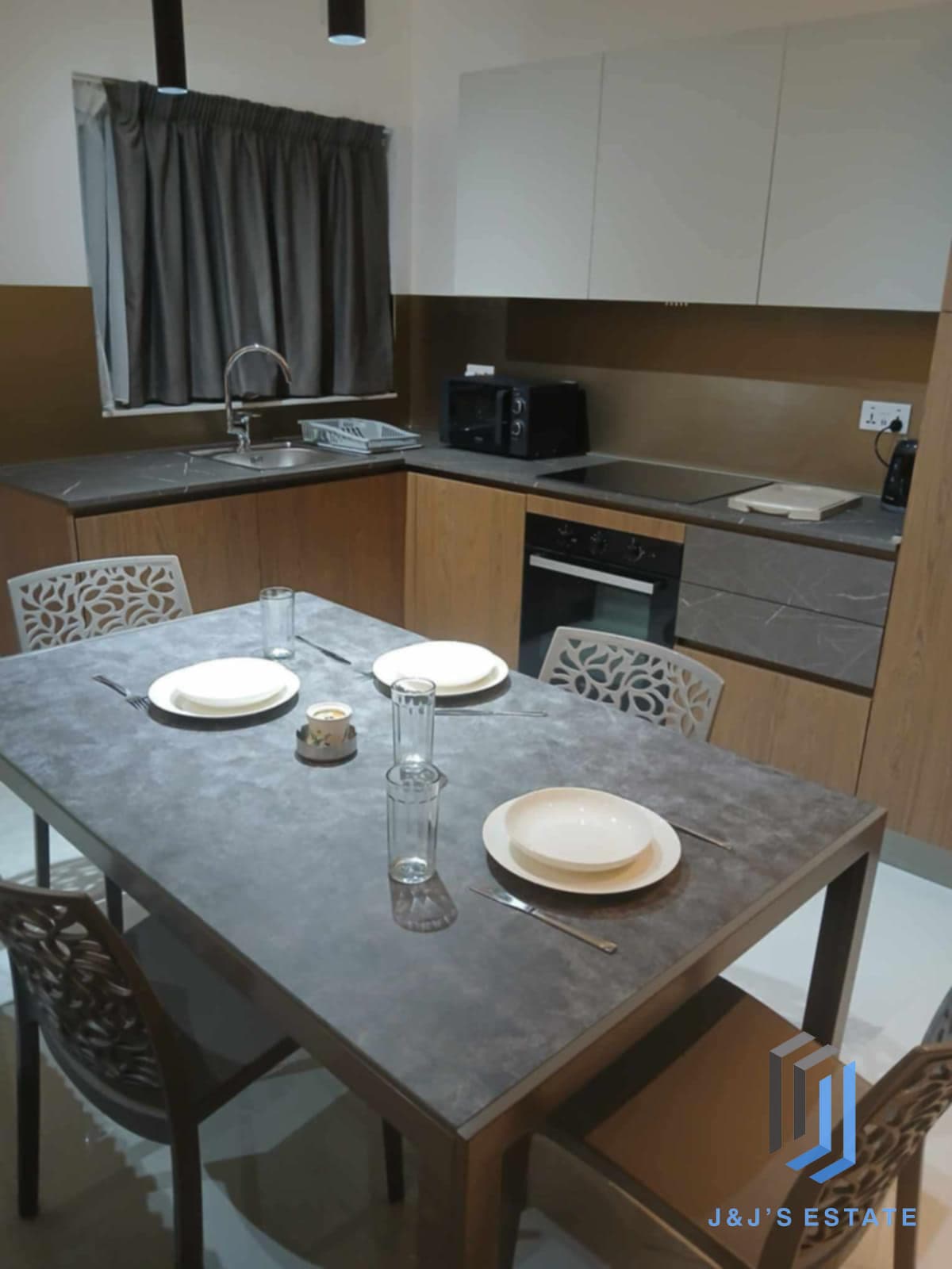 Spacious Two Bedroom Apartment in Vibrant Gzira Sliema · 2