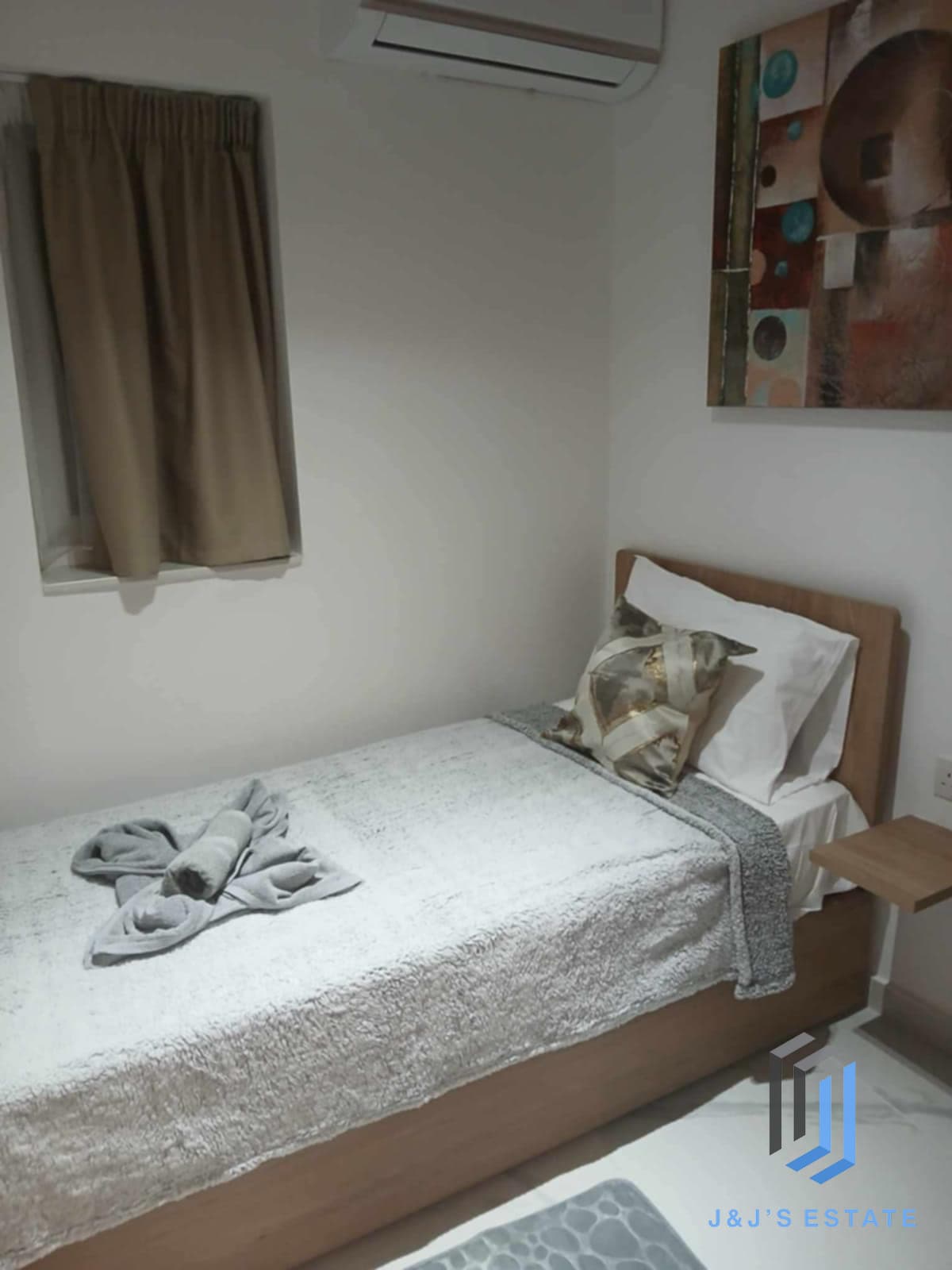 Spacious Two Bedroom Apartment in Vibrant Gzira Sliema · 5