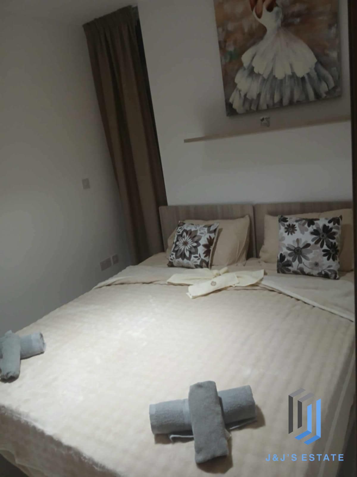 Spacious Two Bedroom Apartment in Vibrant Gzira Sliema · 4