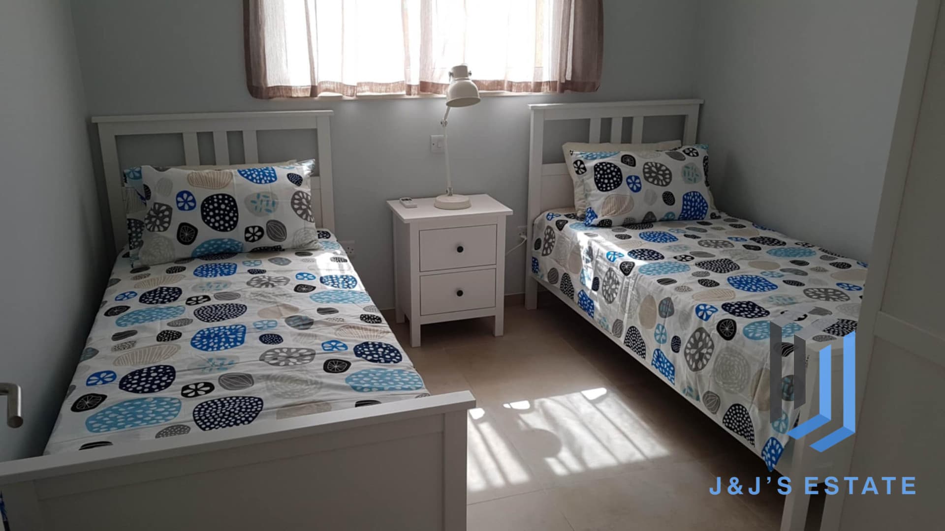 Seafront Furnished 2 Bedroom Apartment in Qawra · 10