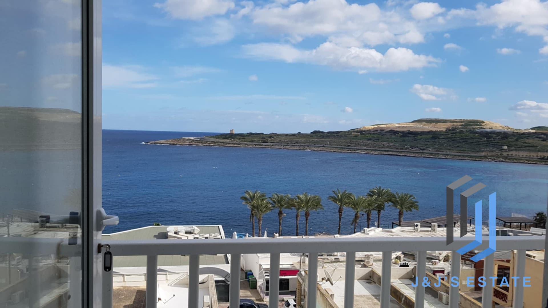 Seafront Furnished 2 Bedroom Apartment in Qawra