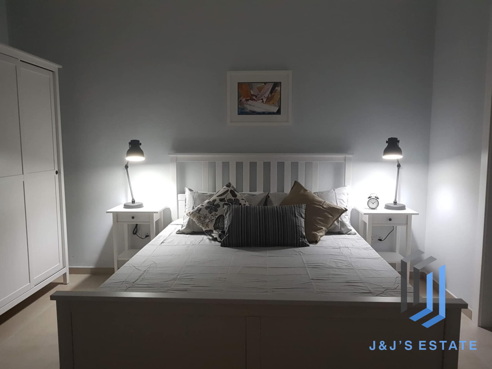 Seafront Furnished 2 Bedroom Apartment in Qawra · 17