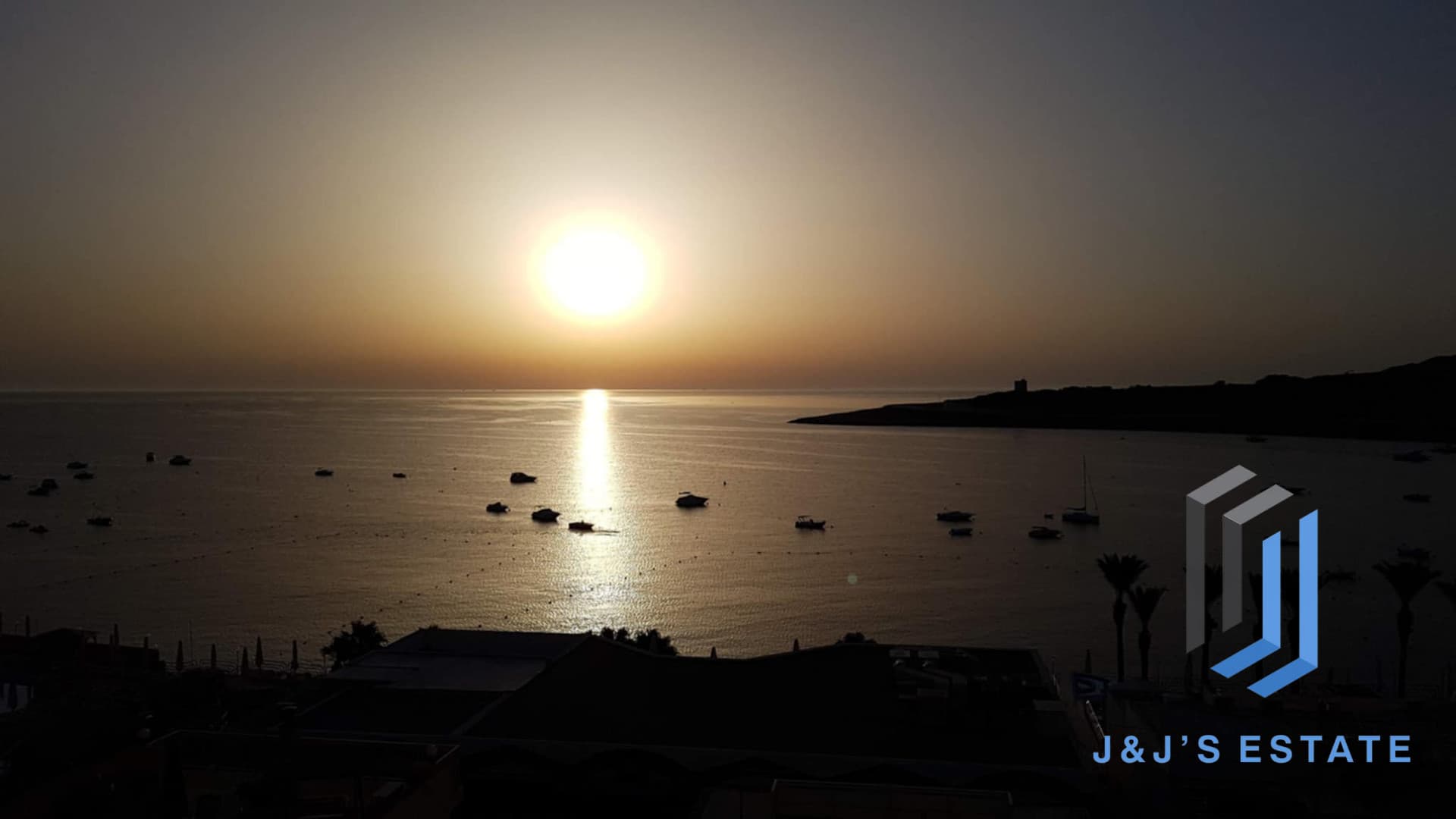 Seafront Furnished 2 Bedroom Apartment in Qawra · 15