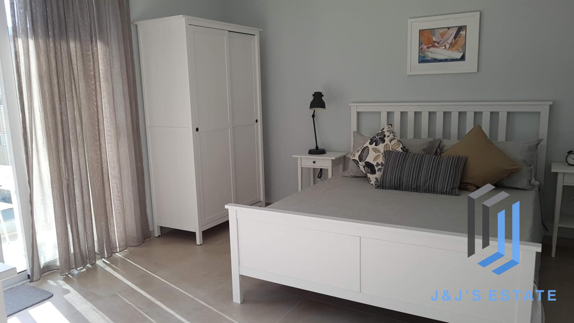 Seafront Furnished 2 Bedroom Apartment in Qawra · 18