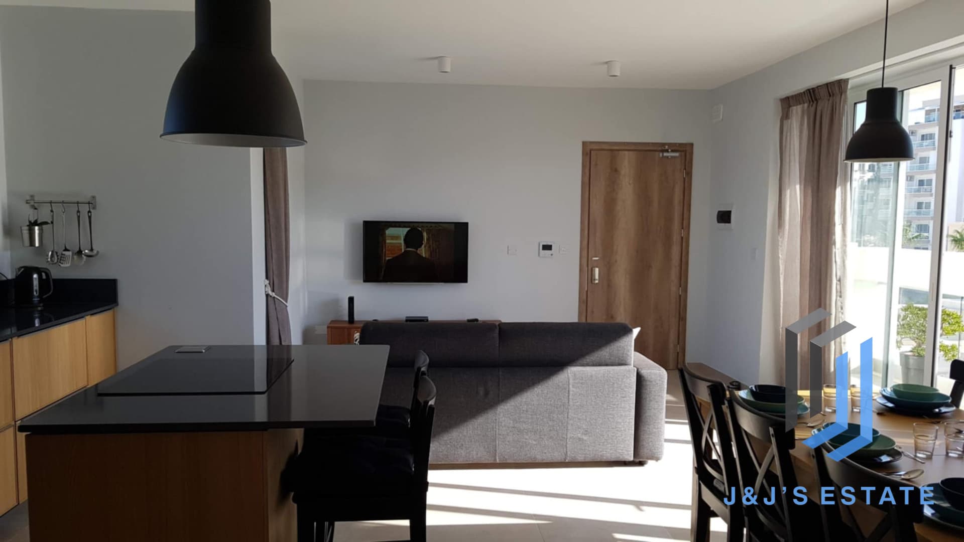 Seafront Furnished 2 Bedroom Apartment in Qawra · 2