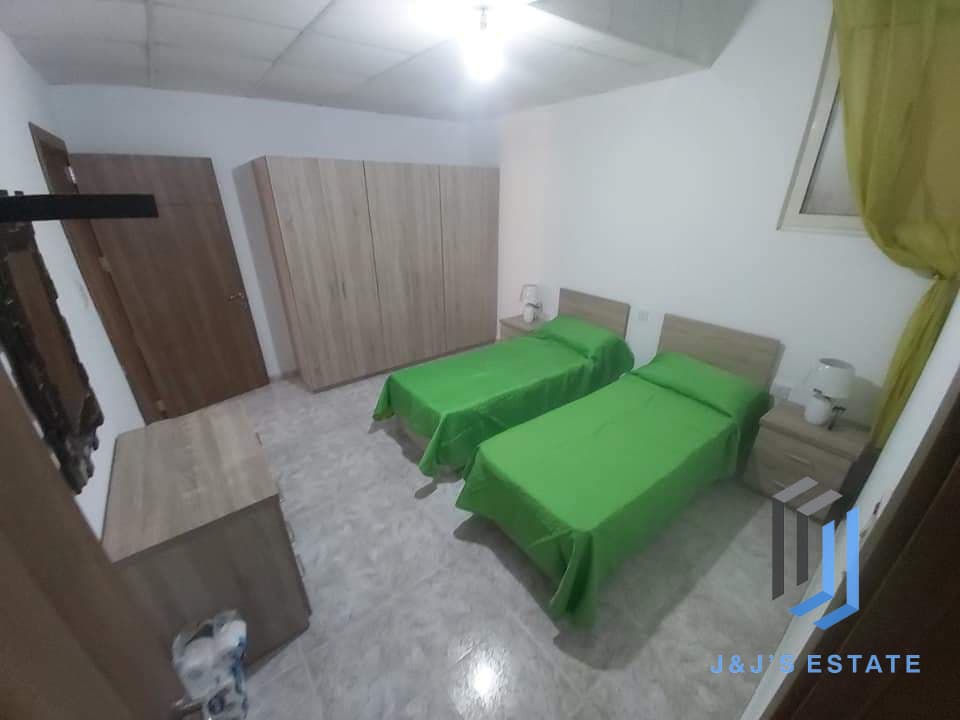Spacious 2-Bedroom Apartment in St Julian's · 10