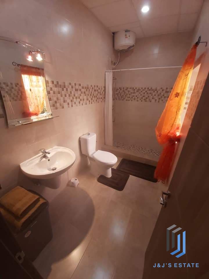Spacious 2-Bedroom Apartment in St Julian's · 11