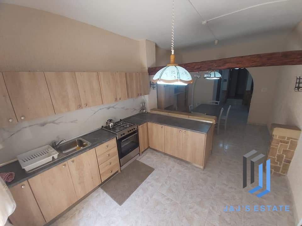 Spacious 2-Bedroom Apartment in St Julian's · 3