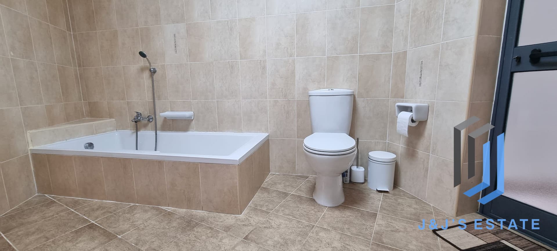 Fully Furnished Two Bedroom Apartment in Central Naxxar · 3