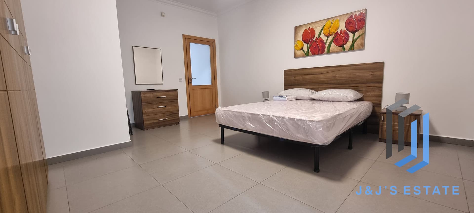 Fully Furnished Two Bedroom Apartment in Central Naxxar · 5
