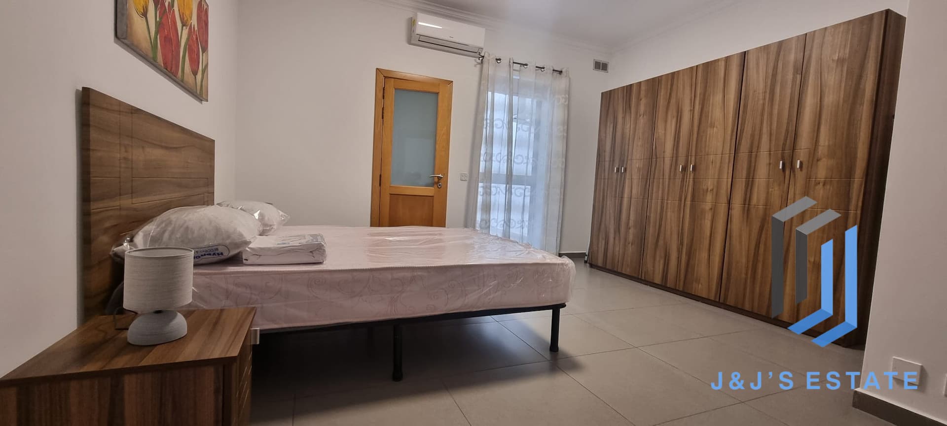 Fully Furnished Two Bedroom Apartment in Central Naxxar · 4