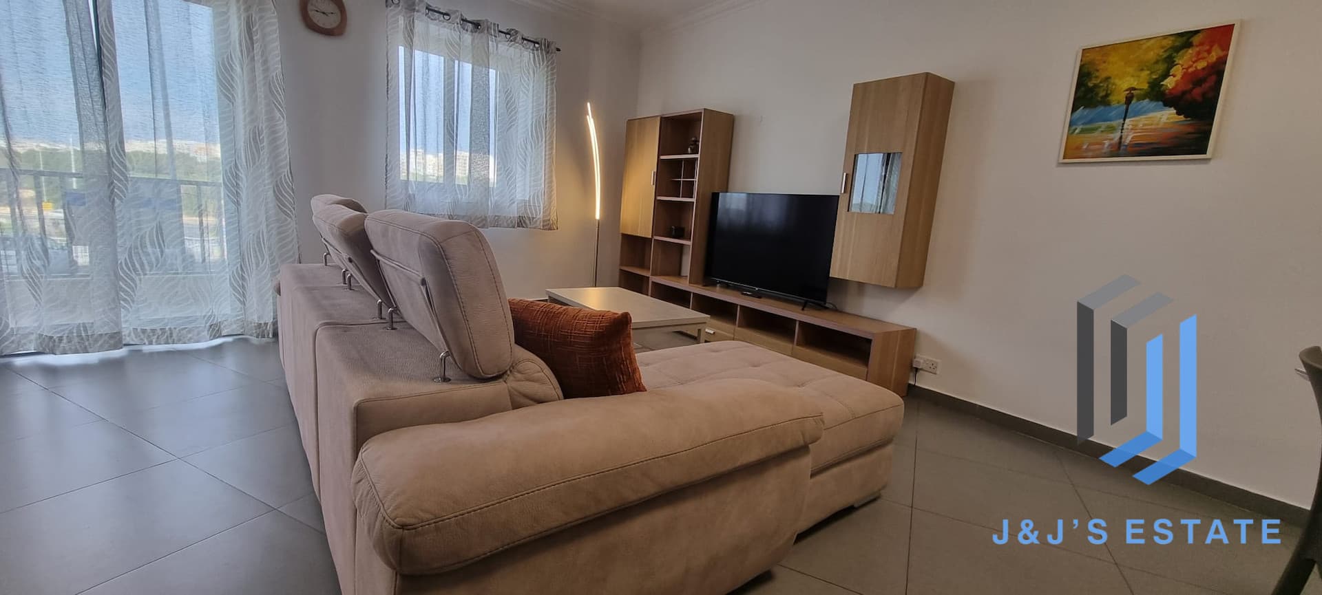 Fully Furnished Two Bedroom Apartment in Central Naxxar · 6
