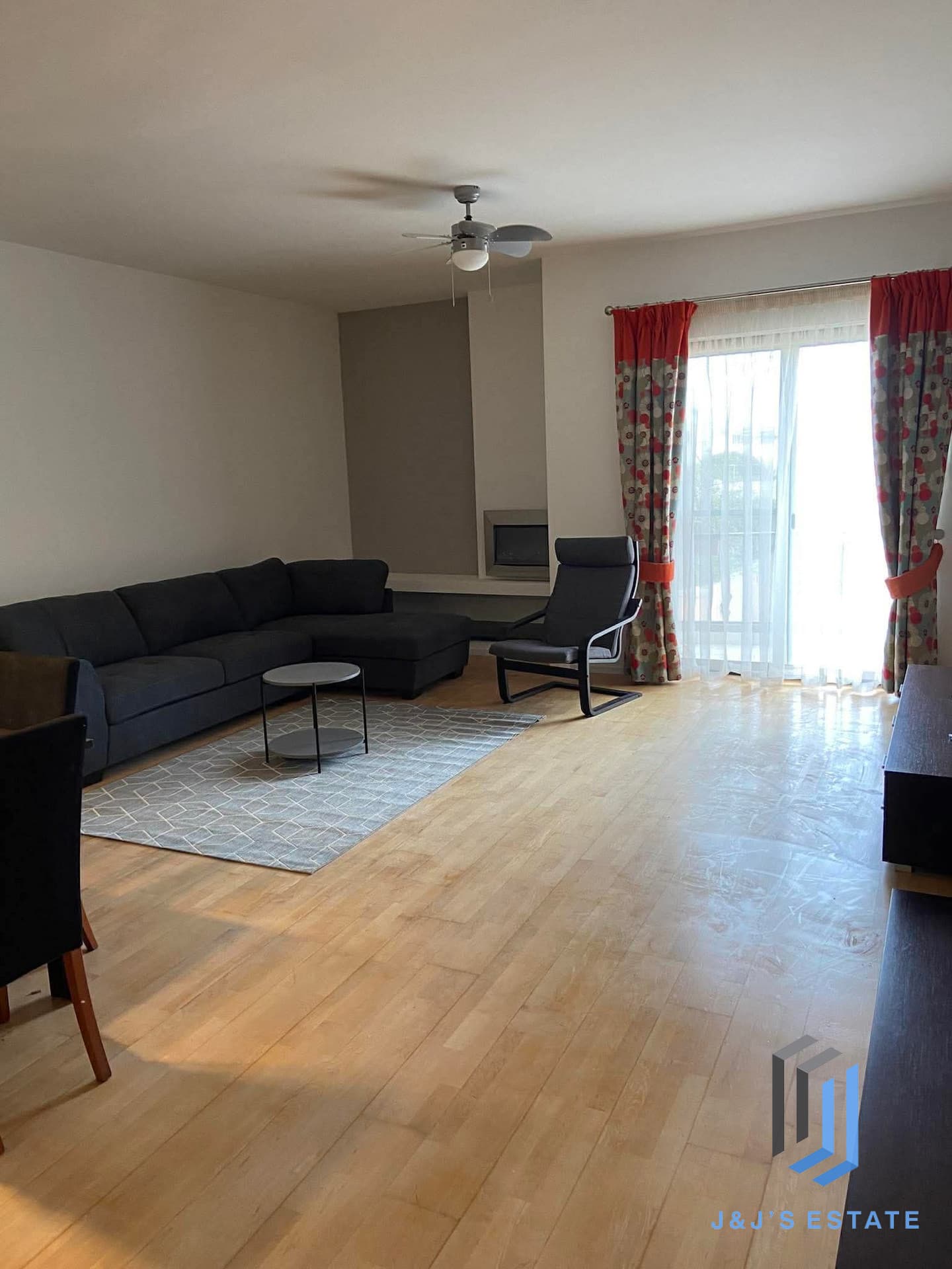 Spacious Three Bedroom Apartment in Vibrant St Julians