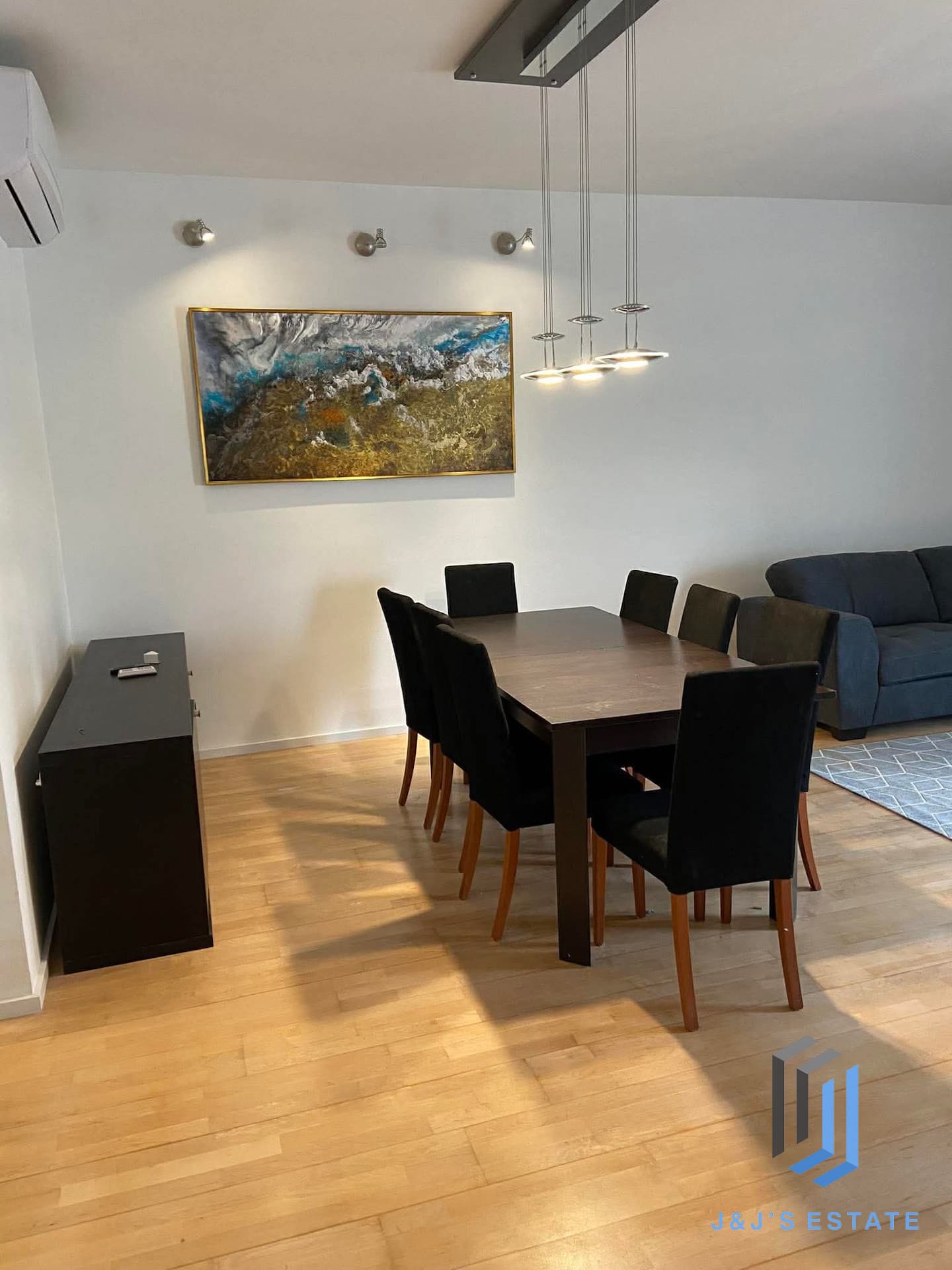Spacious Three Bedroom Apartment in Vibrant St Julians · 2