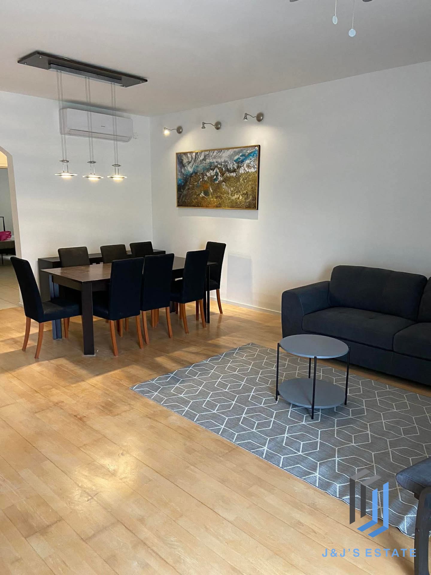 Spacious Three Bedroom Apartment in Vibrant St Julians · 3