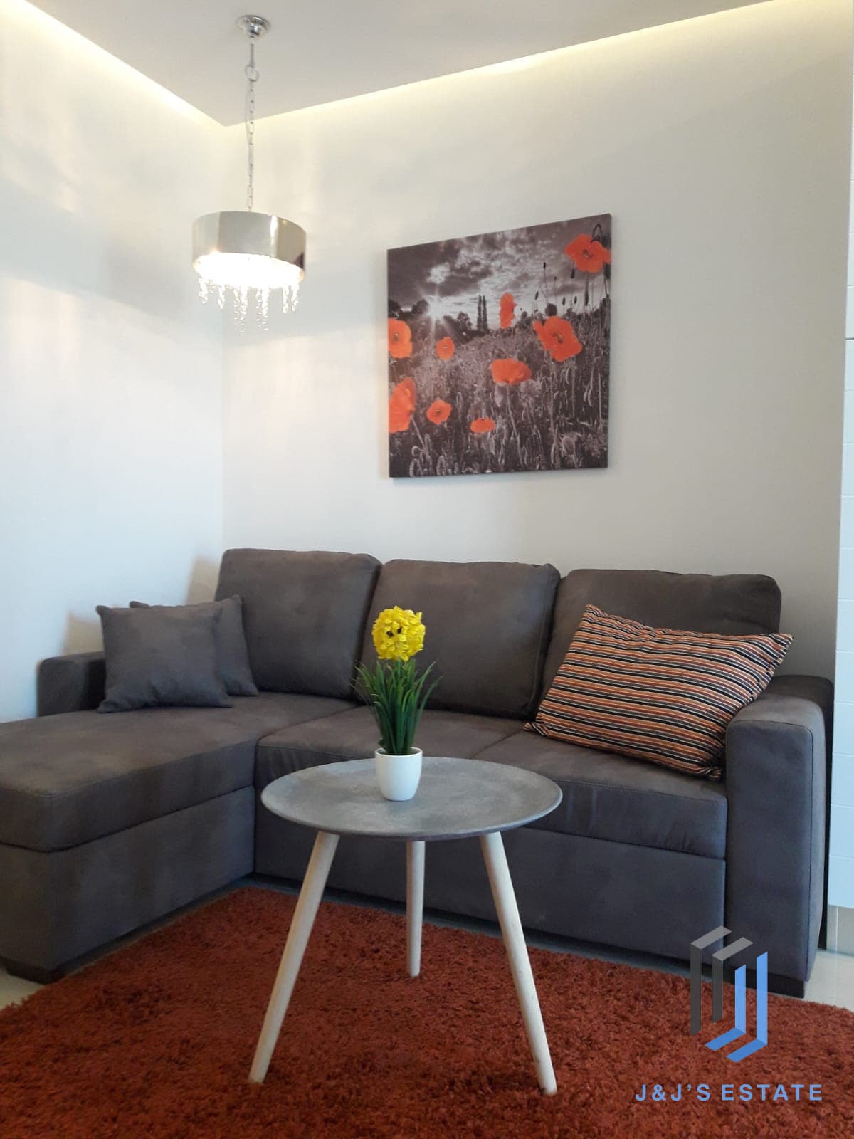 Fully furnished two-bedroom duplex penthouse in Sliema · 1