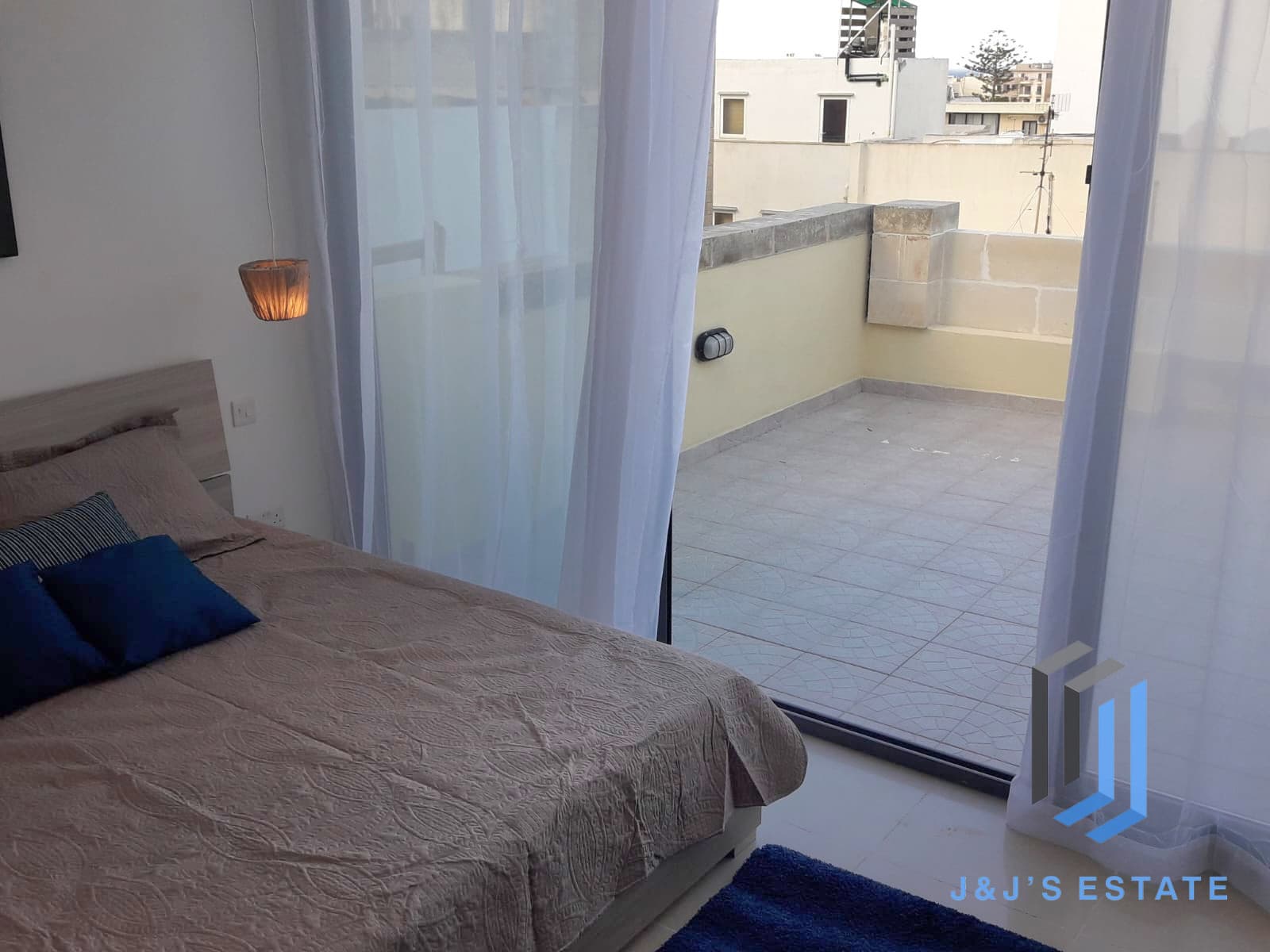 Fully furnished two-bedroom duplex penthouse in Sliema · 6