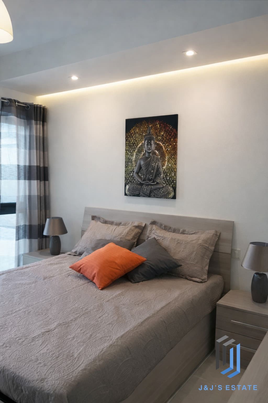 Fully furnished two-bedroom duplex penthouse in Sliema · 5