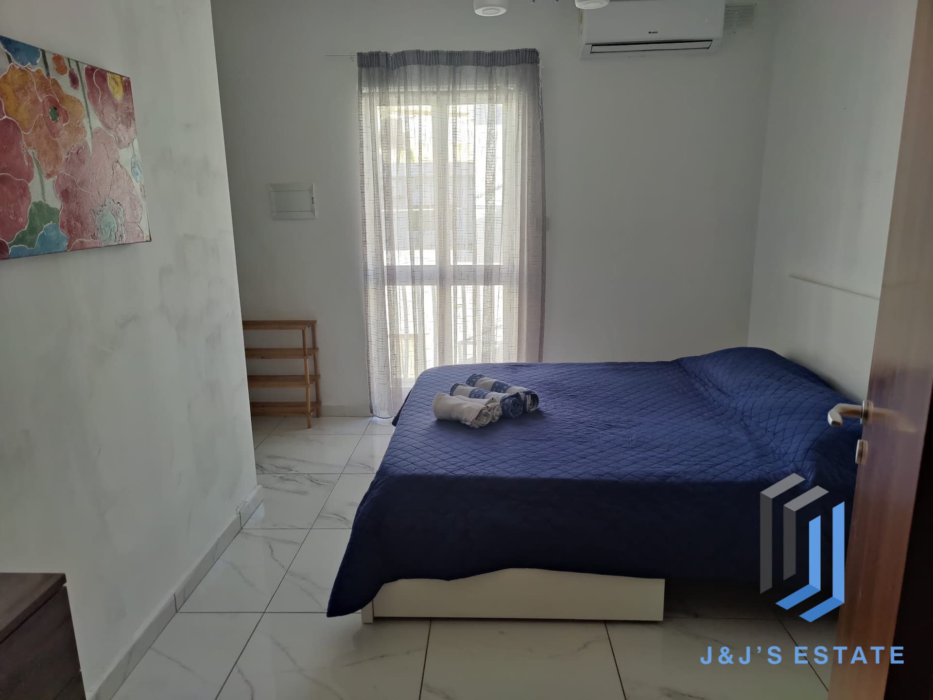Fully furnished one-bedroom apartment in central Gzira · 3