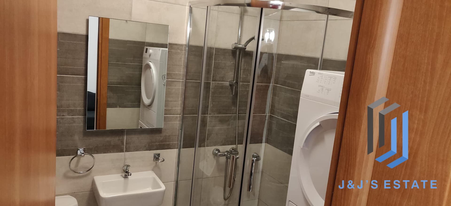 Fully furnished one-bedroom apartment in central Gzira · 5