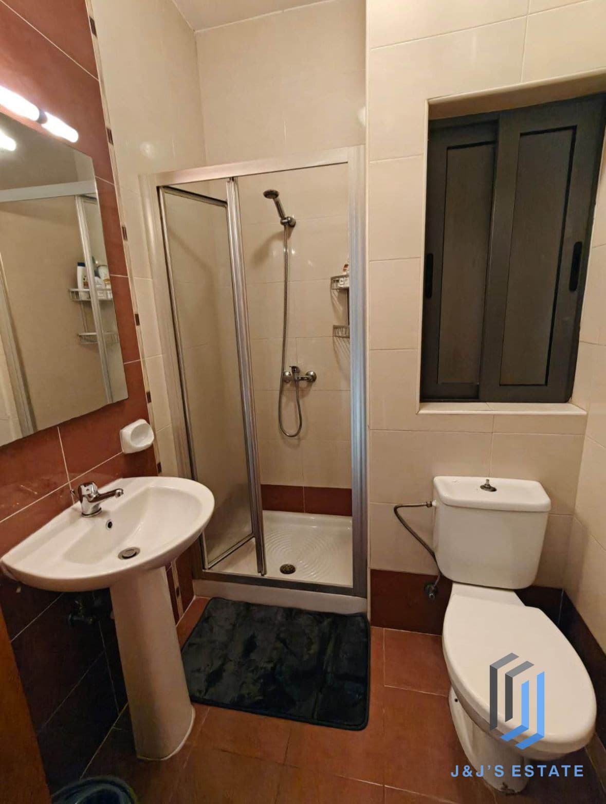Fully Furnished One Bedroom Apartment in Lively St Julian's · 3