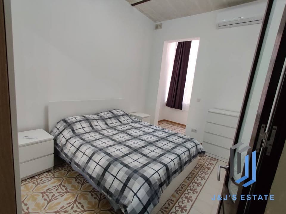 Charming Three Bedroom House in Lively Gzira Area · 6