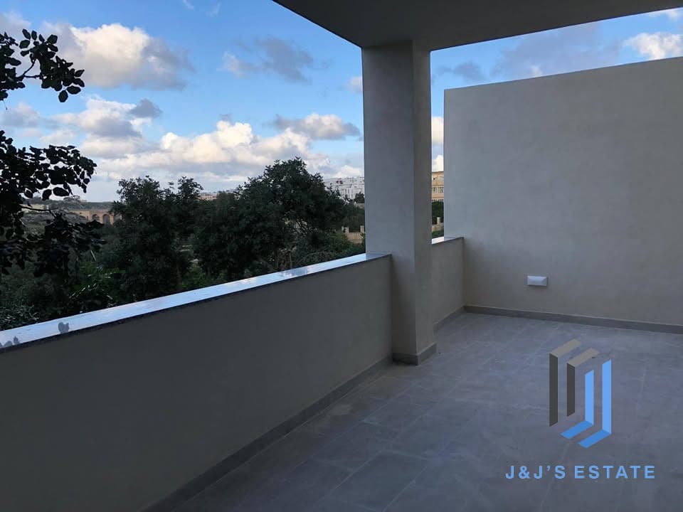 Spacious Two Bedroom Apartment for Rent Mosta