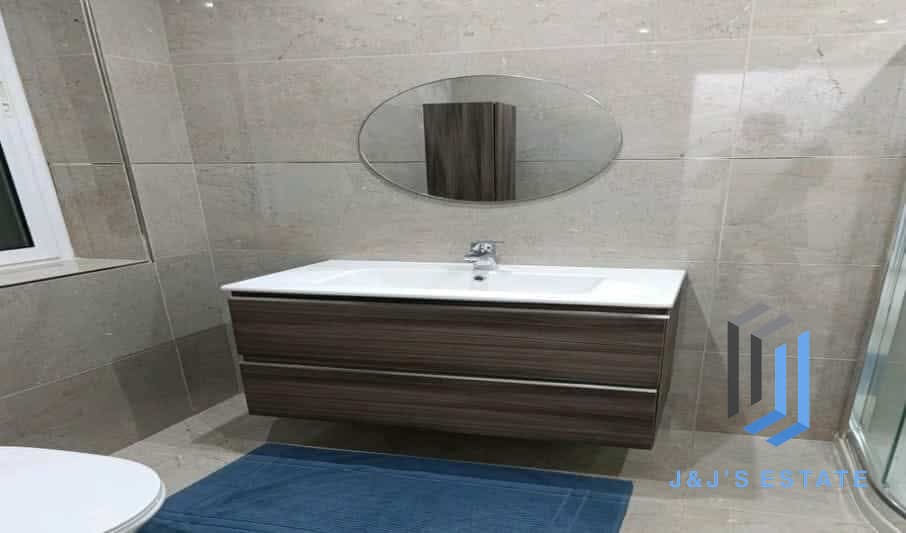 Spacious San Gwann Maisonette With Three Bedrooms · 10