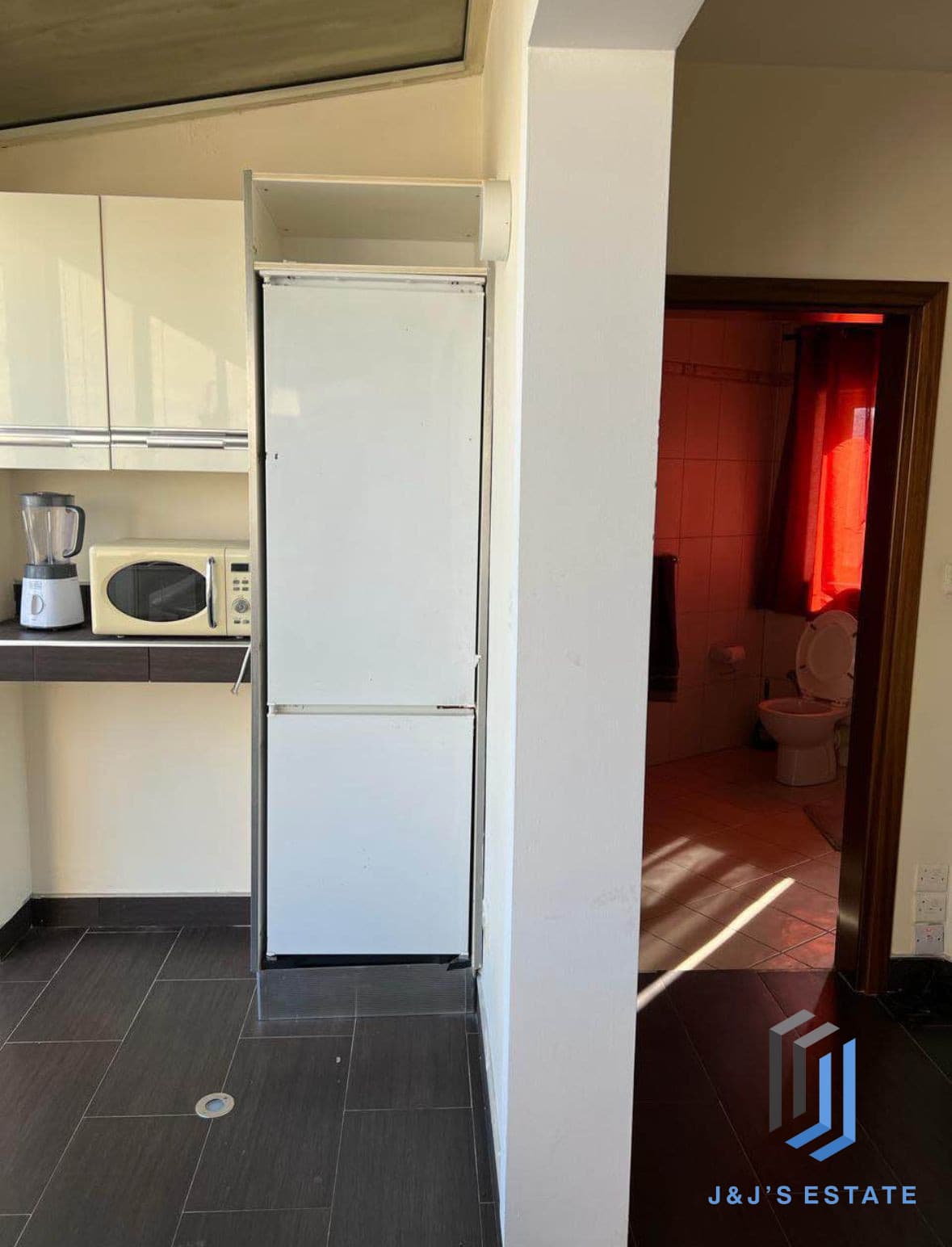 Fully Furnished Studio Penthouse Near Balluta Bay · 6