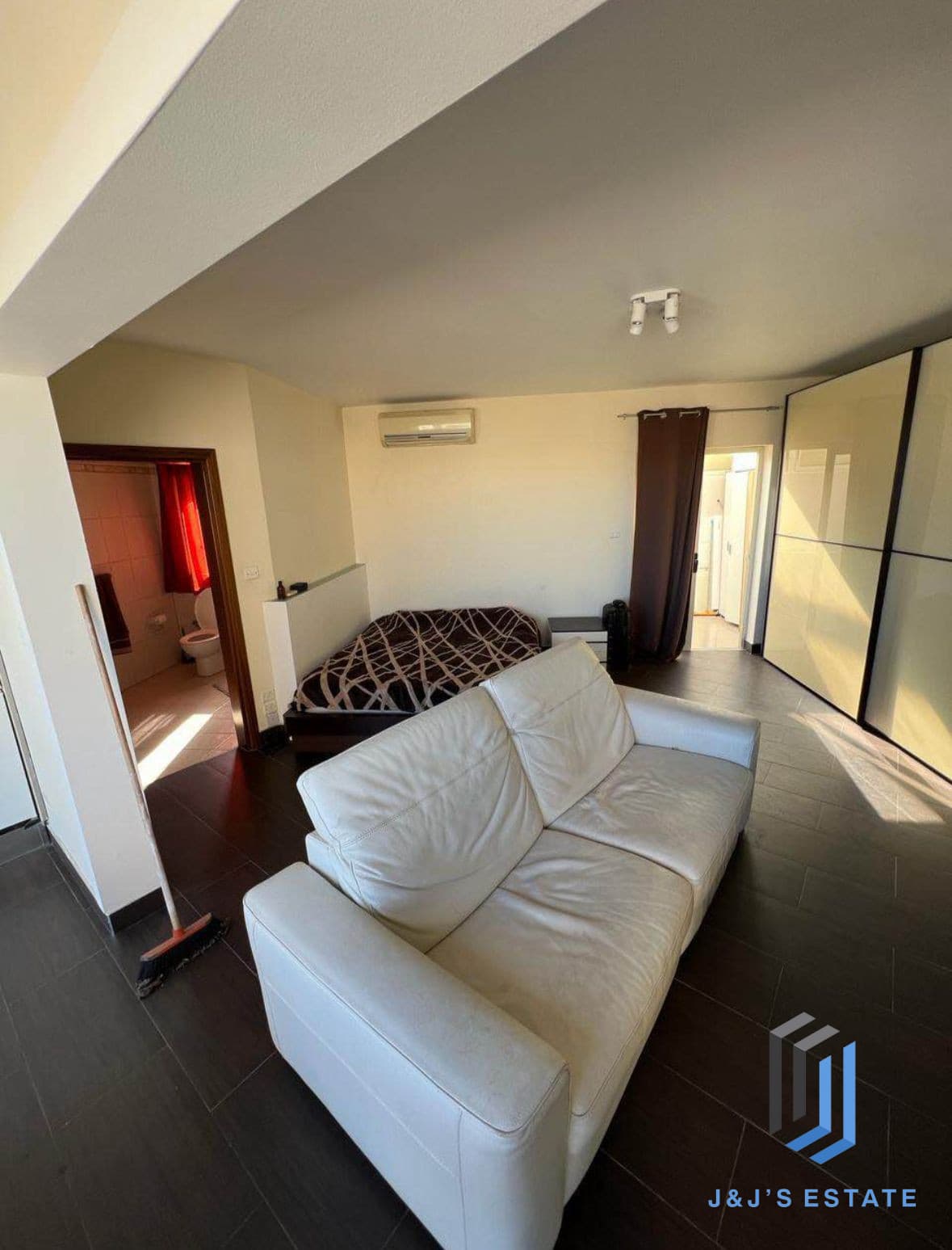 Fully Furnished Studio Penthouse Near Balluta Bay · 4