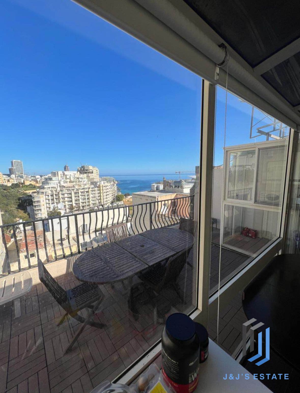 Fully Furnished Studio Penthouse Near Balluta Bay · 1