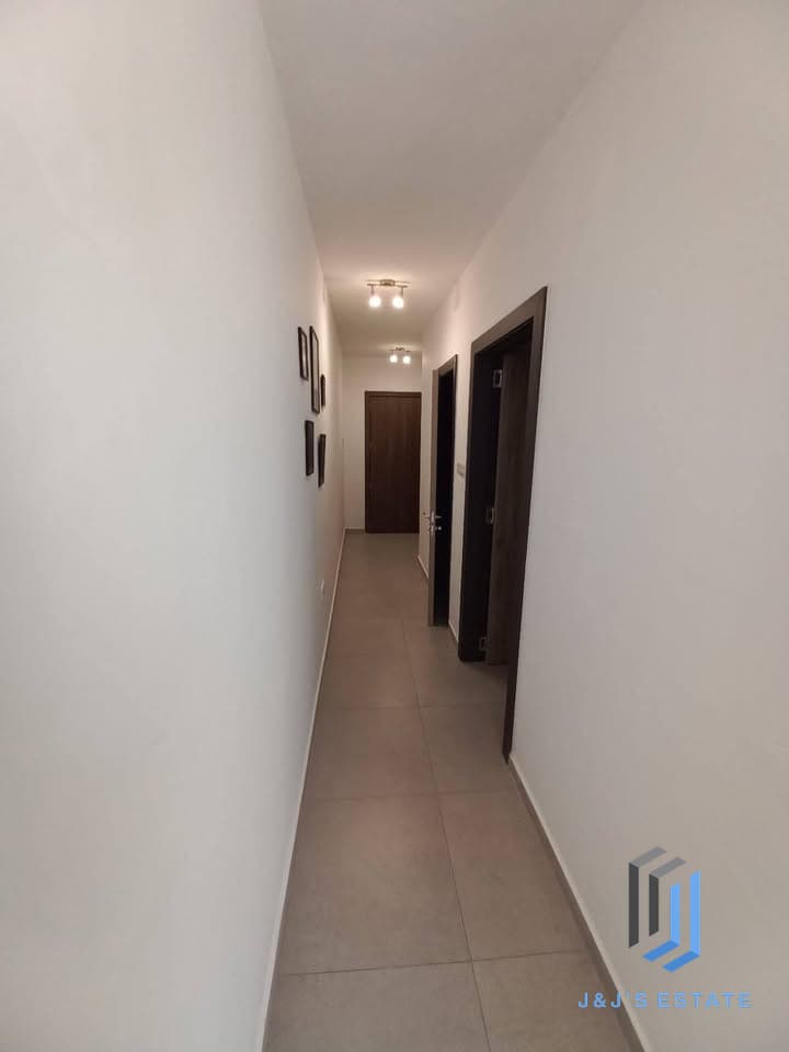 Spacious Two Bedroom Apartment in St Paul's Bay · 5