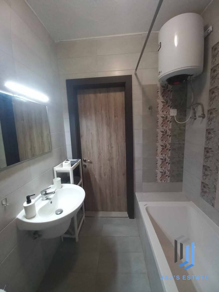 Spacious Two Bedroom Apartment in St Paul's Bay · 10