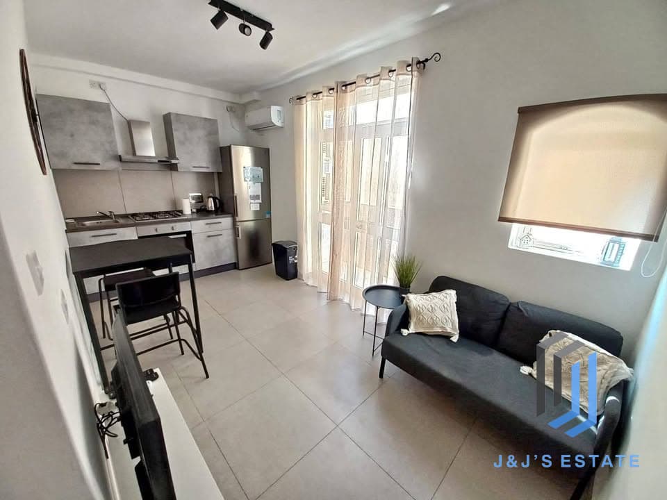 Spacious Two Bedroom Apartment in St Paul's Bay · 2