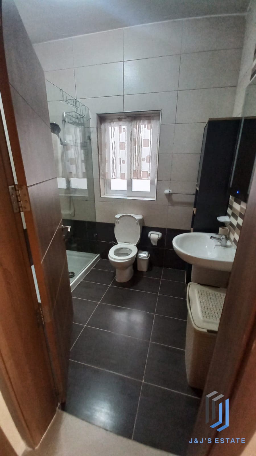 Fully Furnished Two Bedroom Apartment in Swieqi · 3