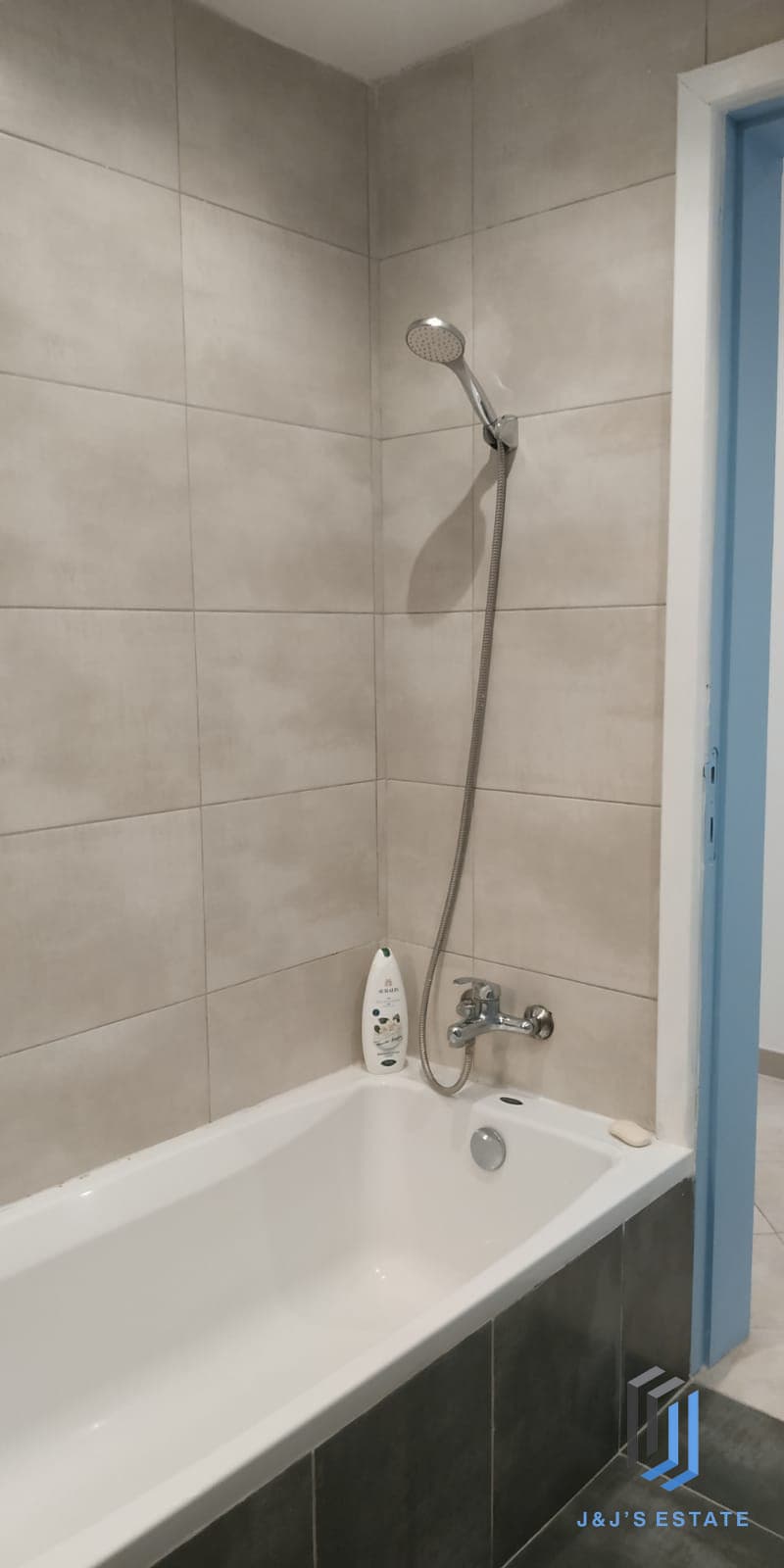 Fully Furnished Sea View Apartment Salina · 9