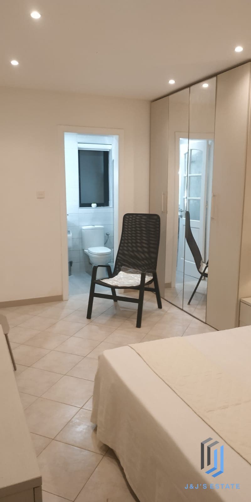 Fully Furnished Sea View Apartment Salina · 8