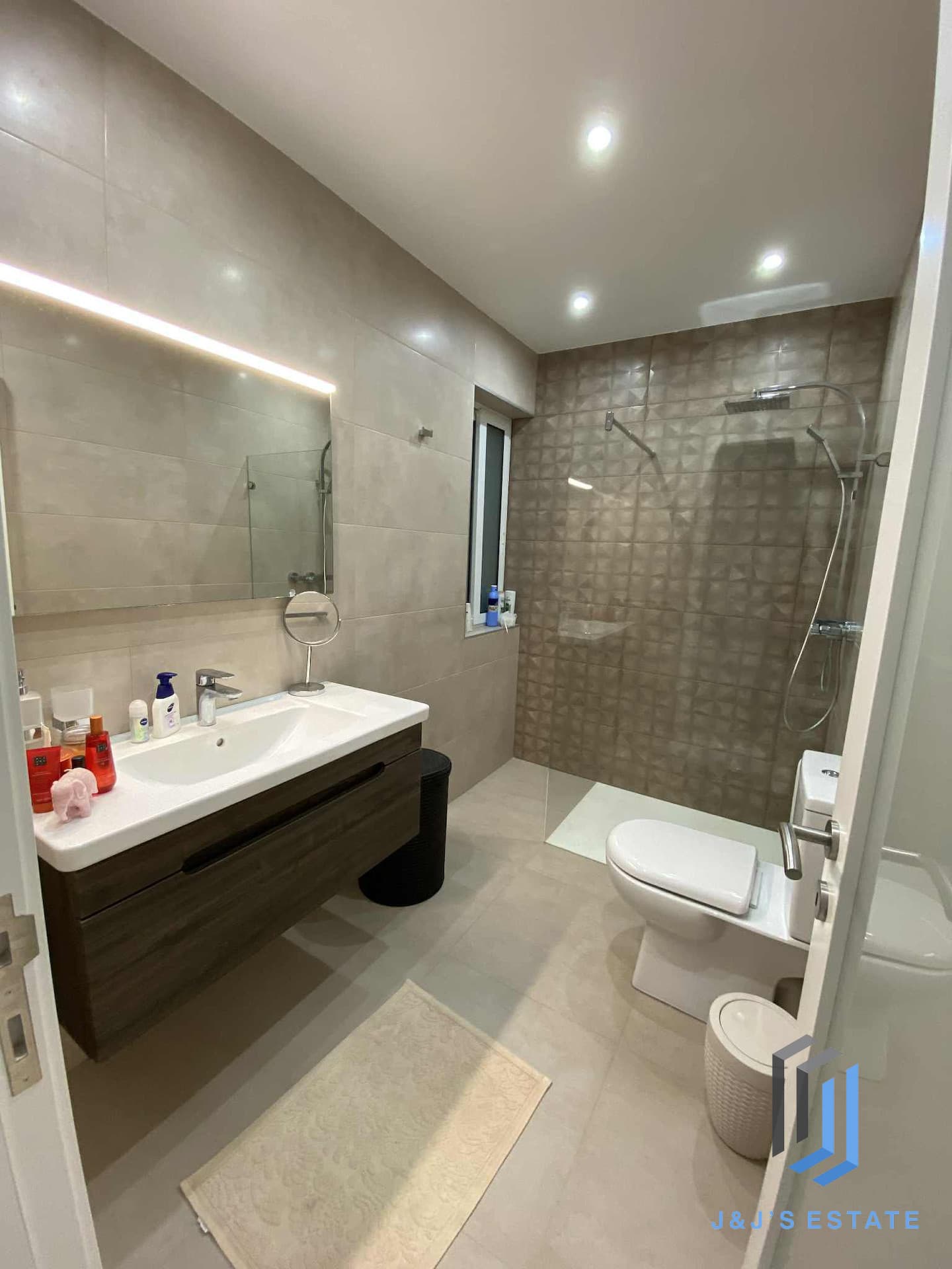 Fully Furnished Two Bedroom Apartment in Mellieha · 6