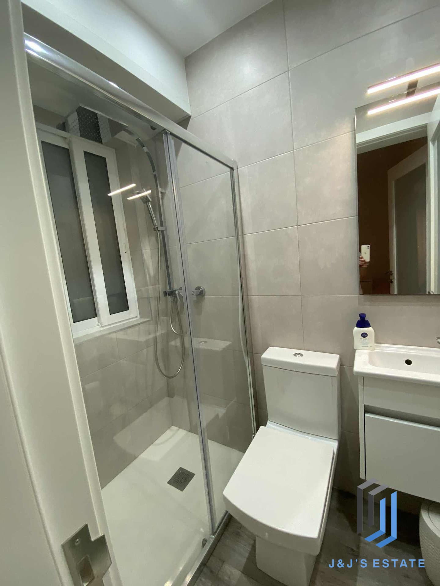 Fully Furnished Two Bedroom Apartment in Mellieha · 7