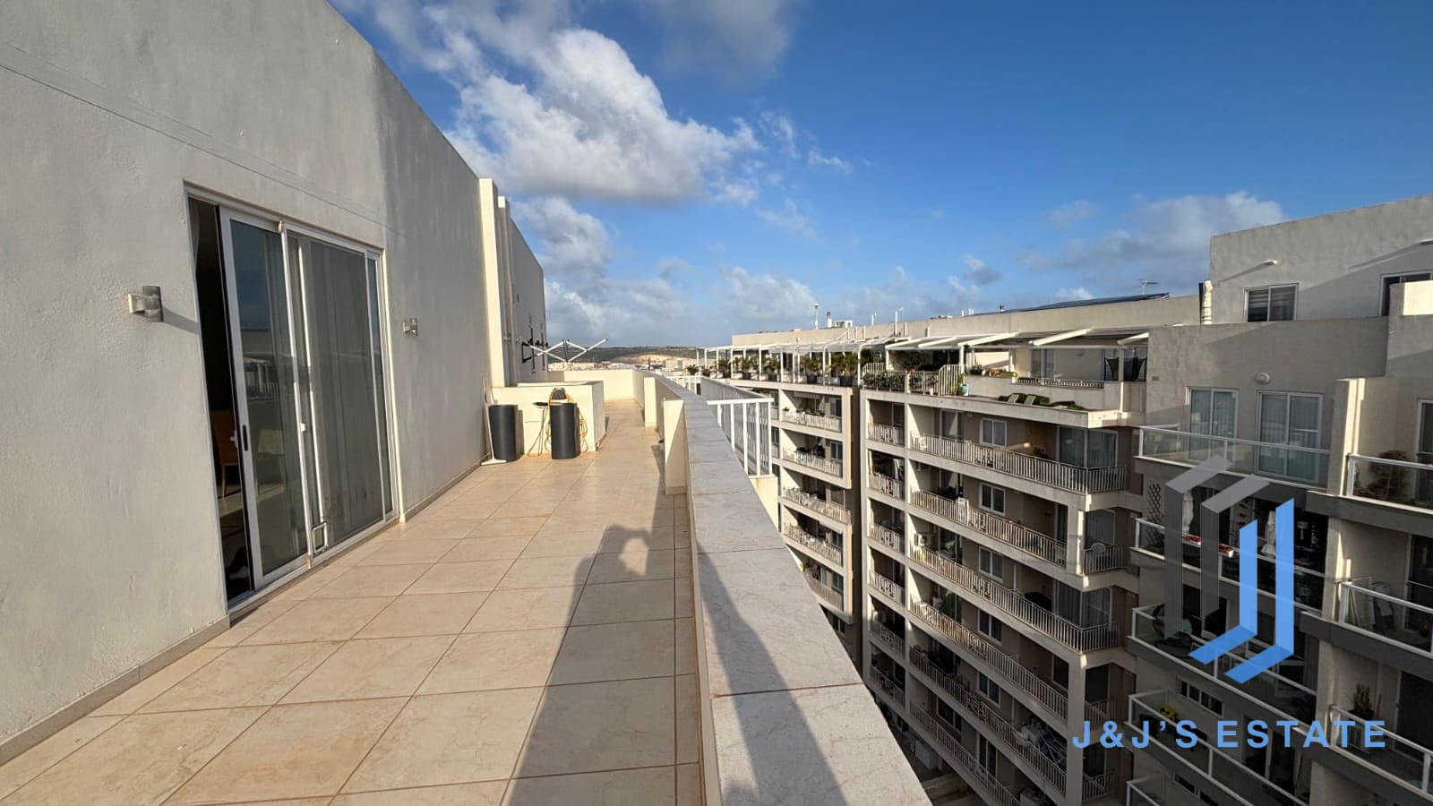 Fully Furnished One Bedroom Penthouse in Qawra · 4